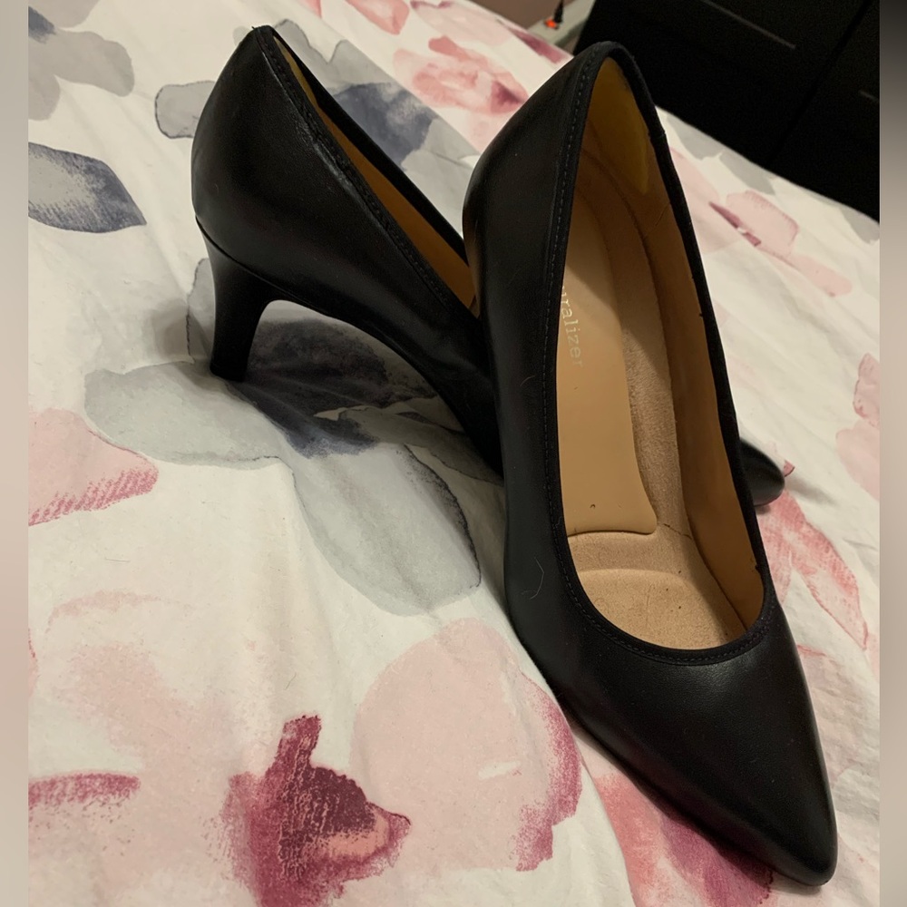 Naturalizer Classic Black Heels pumps 10.5 leather office comfy